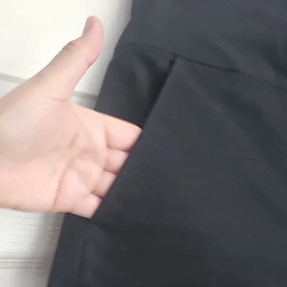 Rebecca Taylor Black High Waist Scalloped Shorts.. #390 - Picture 4 of 13